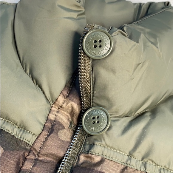 LEVIS Olive Camo Puffer Vest - Picture 2 of 5